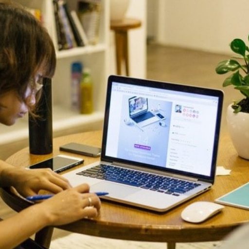 cropped-cropped-desk1.jpg